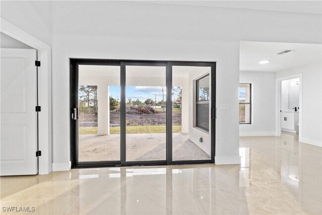 Building Photo - 452 Mercedes Ct