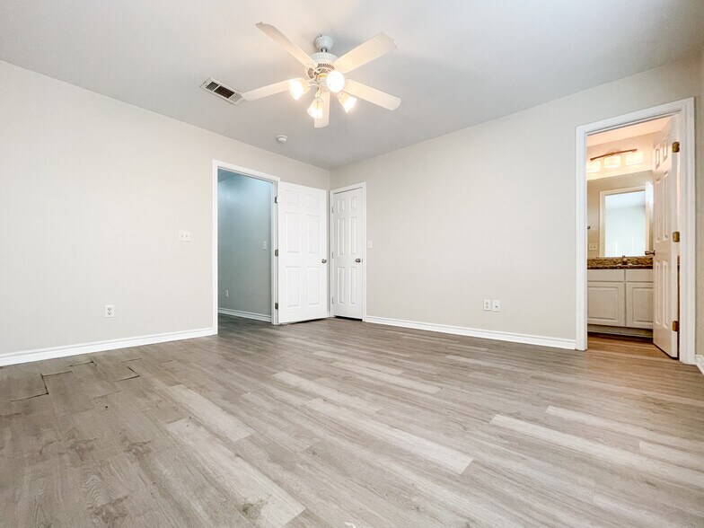 Building Photo - 309 Gurley Ln