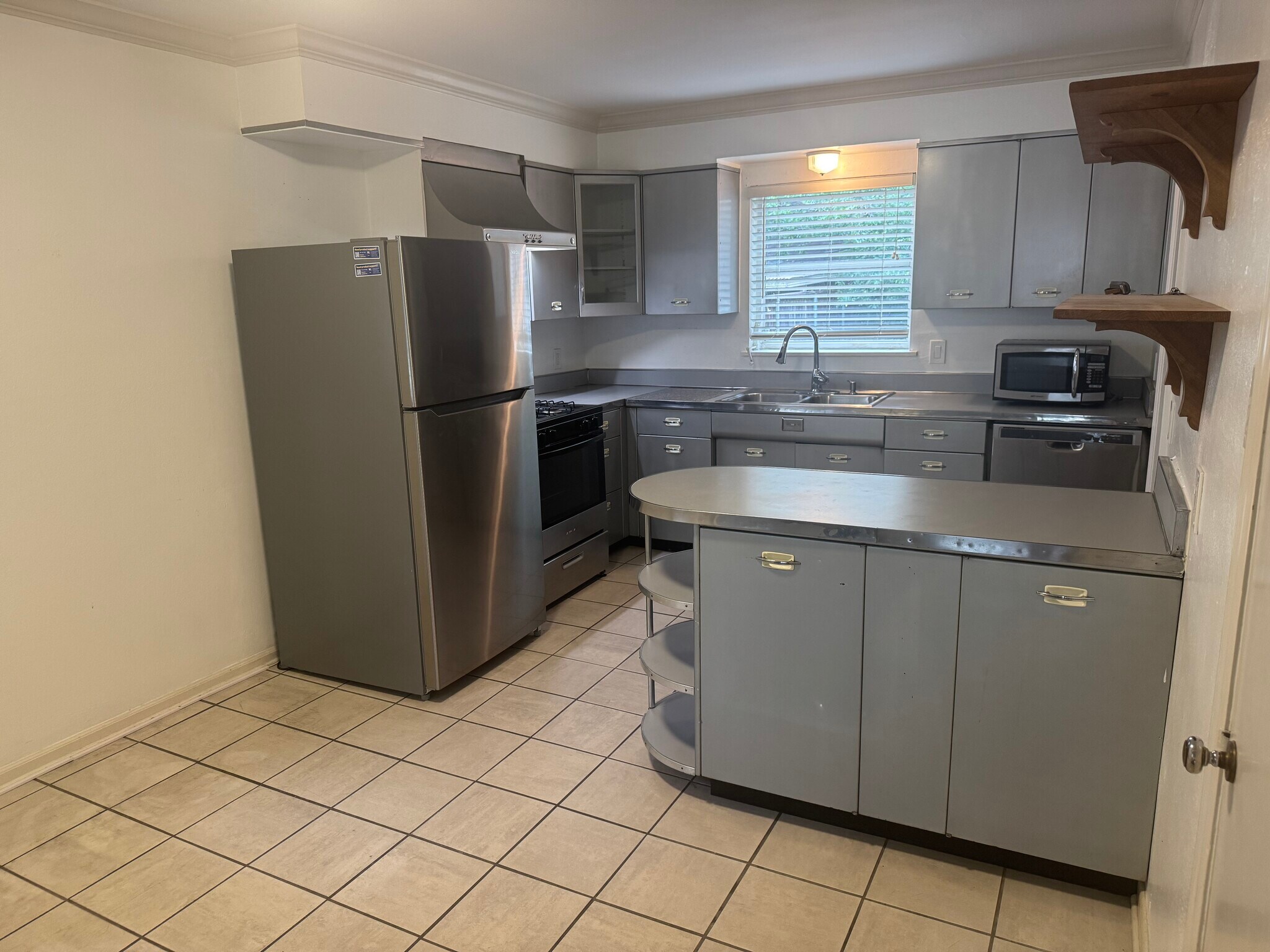 Building Photo - 4151 Hawthorne Ave