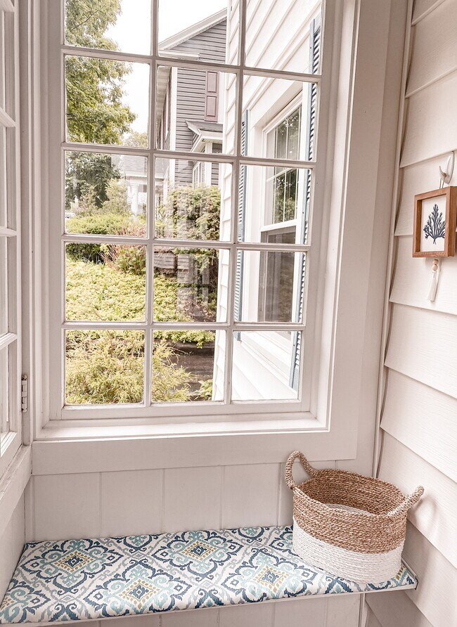 Building Photo - 61 Lexington Pky