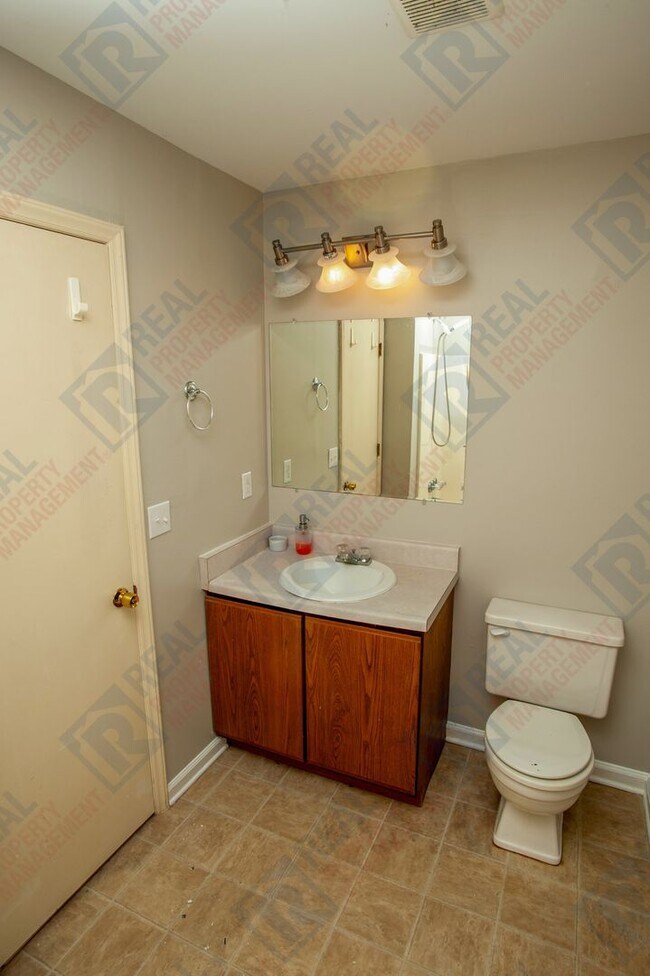 Building Photo - $1790 for Beautiful Durham Townhouse for Rent
