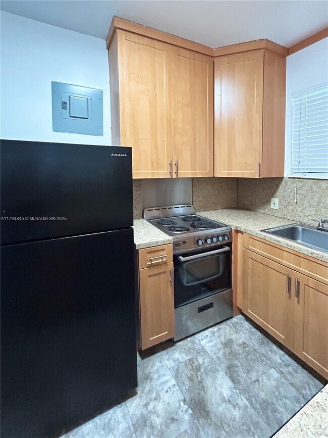 Primary Photo - 1141 SE 6th Terrace