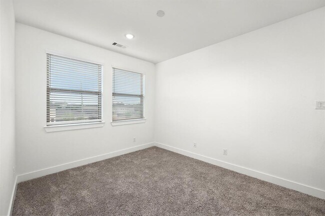 Building Photo - 7810 Starfish Arbor Dr