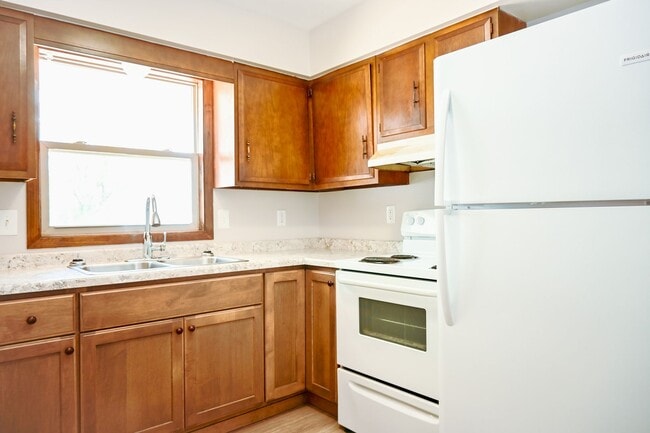 Building Photo - Kimball Duplex 2