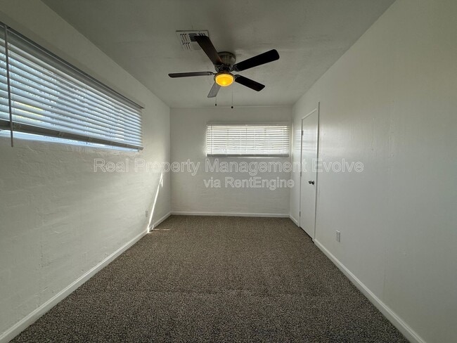 Building Photo - 3422 E Taylor St