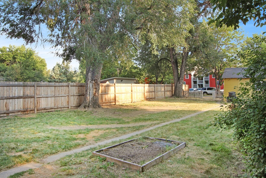 Building Photo - 515 West Mulberry Street