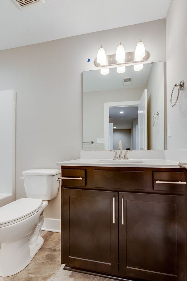 Building Photo - Available August 1st - 3 Bedroom Townhouse in Franklin Regional School District