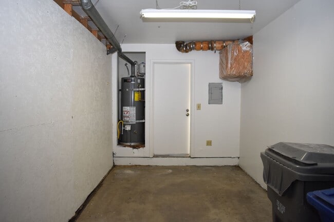 Building Photo - 512-516 N CITRUS AVENUE