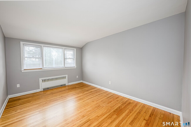 Building Photo - 109 Kings Hwy