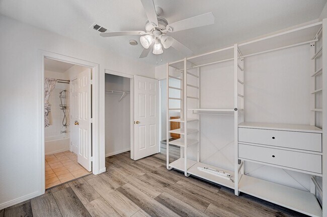 Building Photo - 3 BEDROOM + POOL IN DESIRABLE PECCOLE RANC...