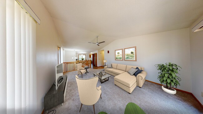 Building Photo - 624 N 16th Ave