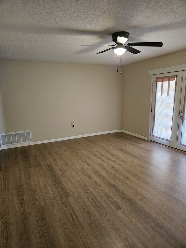 Building Photo - 6331 Mockingbird Ln