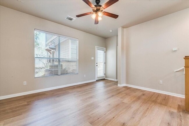 Building Photo - 2924 Bond Dr