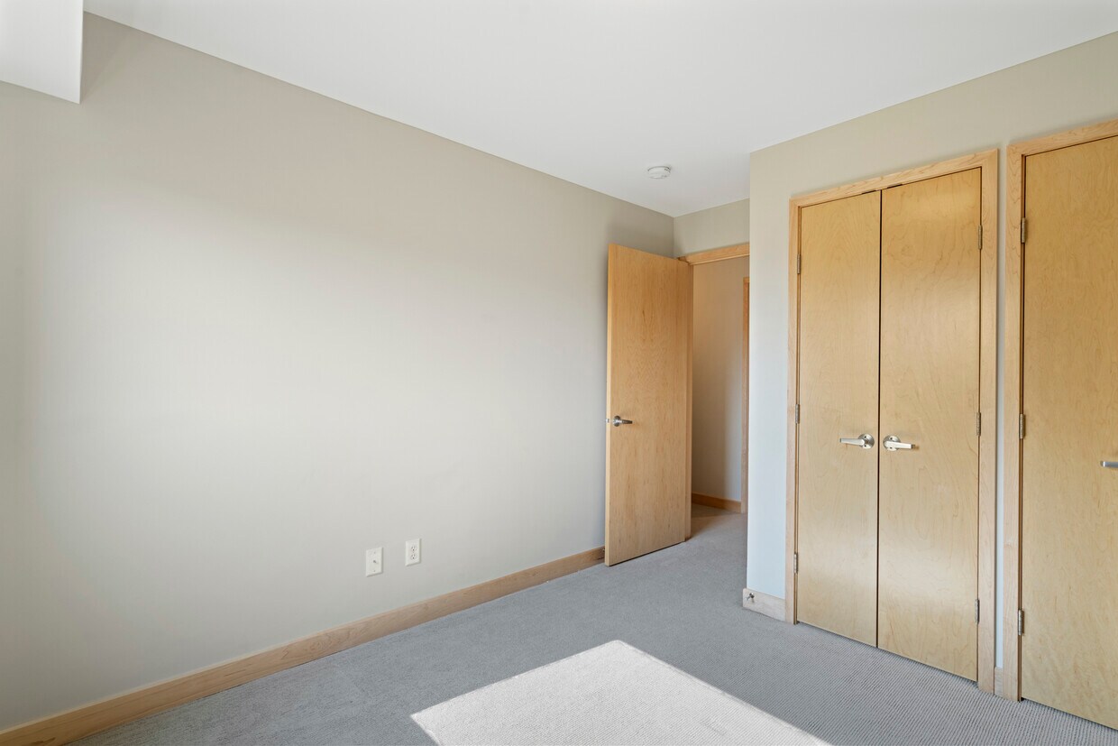 Greenway Village Apartments Lauderdale Mn Apartment Finder