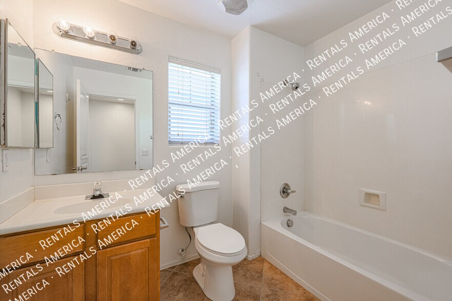 Building Photo - 591 S Buena Vista Ct