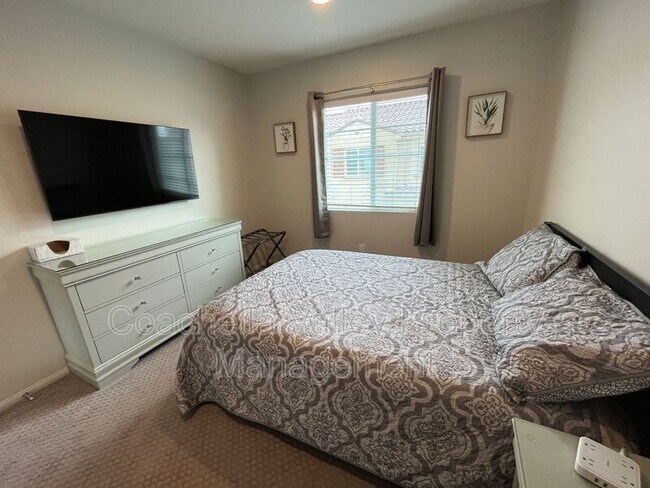 Building Photo - 321 Paseo Gusto