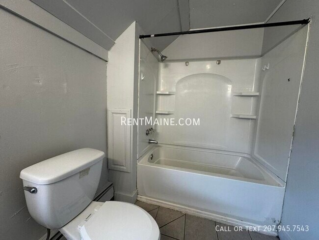 Building Photo - 3 Carey Ln