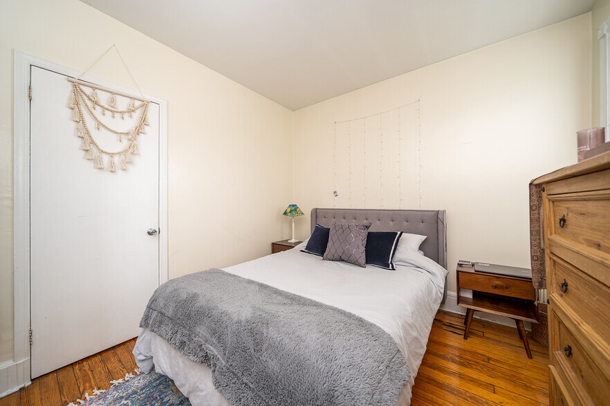 Building Photo - 508 Hudson Ave