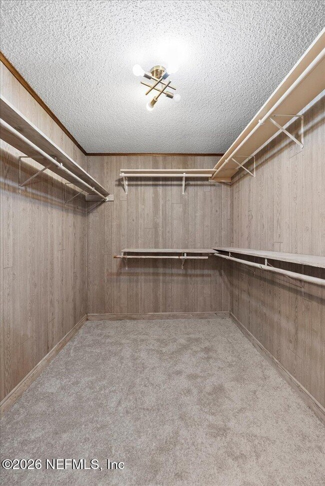 Building Photo - 2421 Dogwood Ln