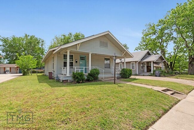 Building Photo - Sweetest 2 Bed, 2 Bath Home Near TU