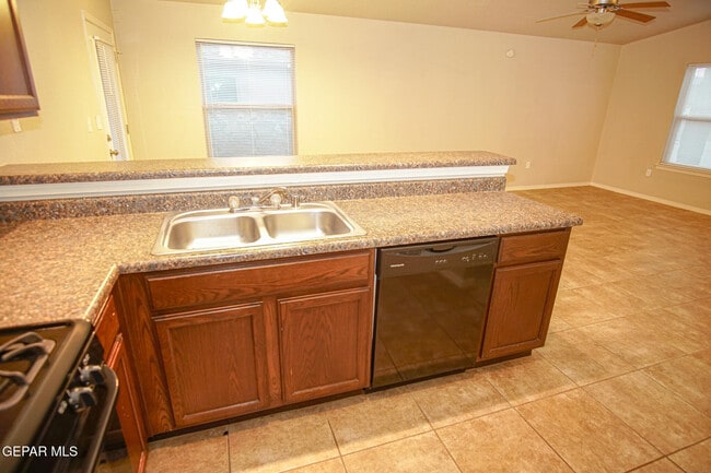 Building Photo - 10692 Canyon Sage Dr