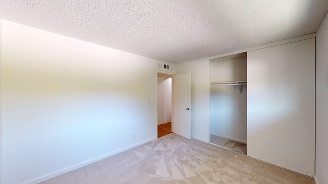 Building Photo - 1004 Ignacio Blvd