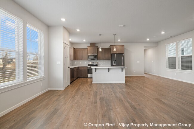 Building Photo - 3662 SE 67th Ave