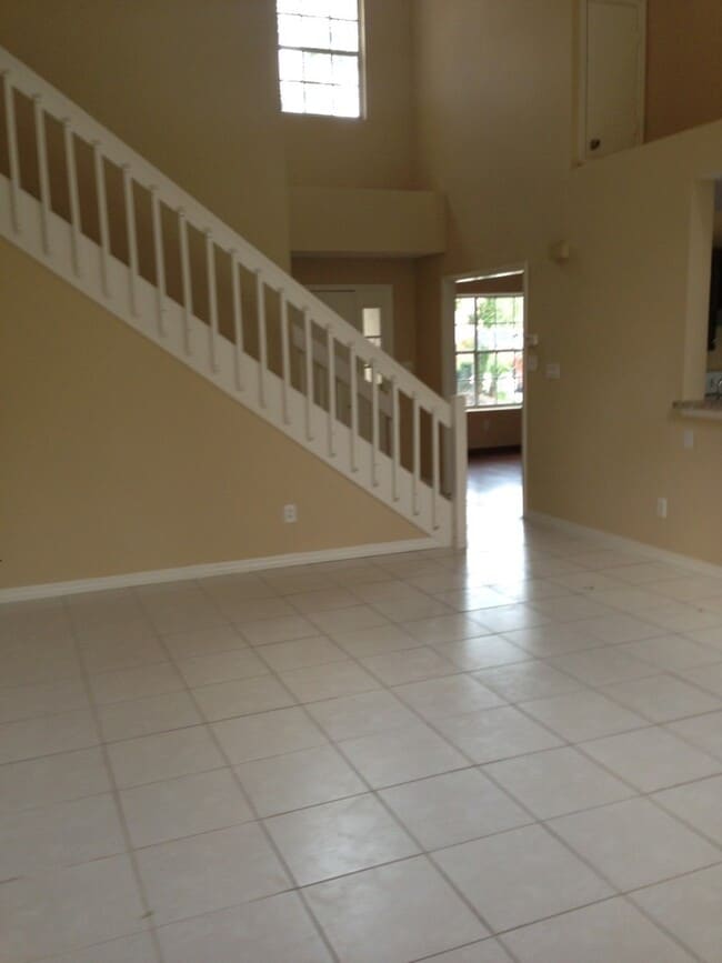 Building Photo - Gorgeous 4 BR Lake Mary home on Conservation lot - walking distance to Lake Mary HS