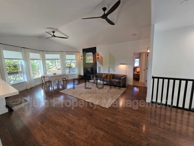 Building Photo - 15660 Sara Jo Ln