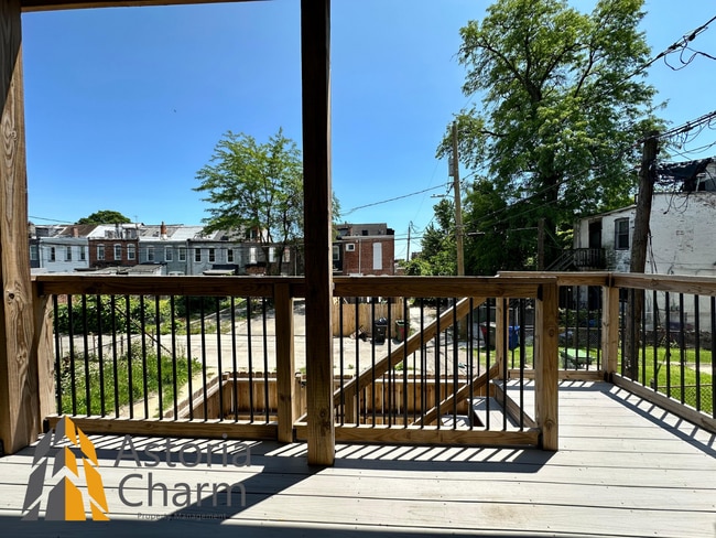 Building Photo - Live in Comfort: Spacious 3 Bedroom 2 Bath...