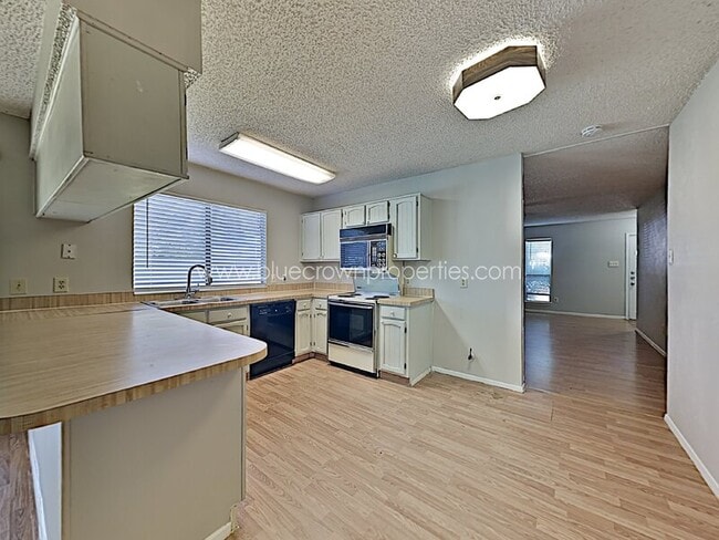 Building Photo - 4202 Glenlawn Ct