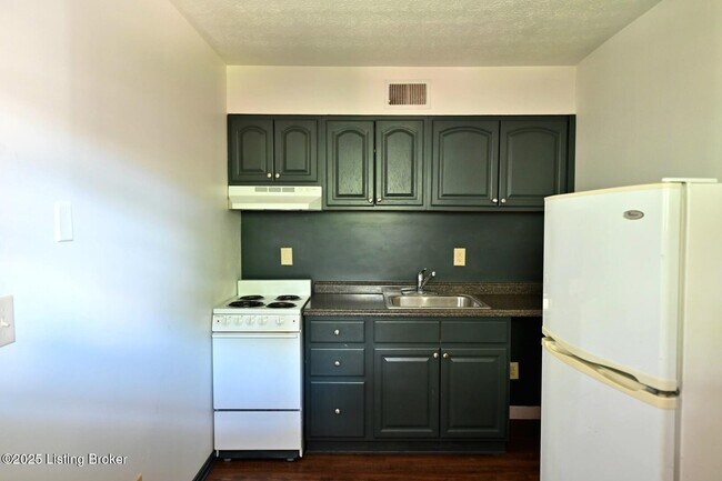 Building Photo - 1225 S 6th St