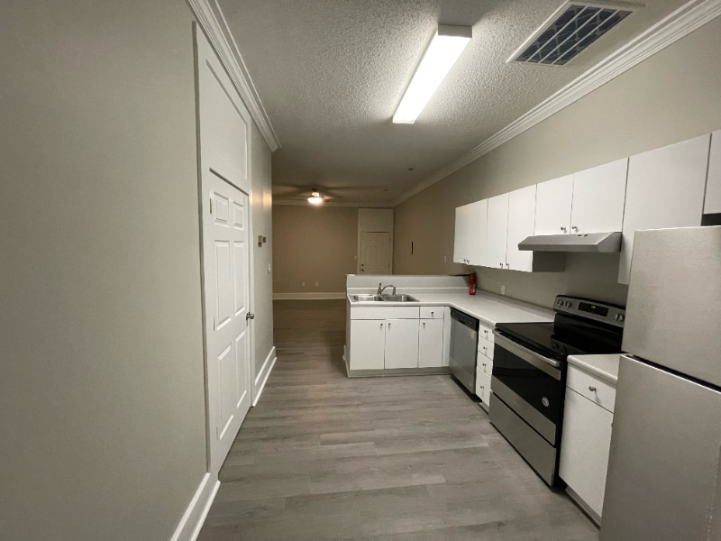 Building Photo - 100 Pundt St