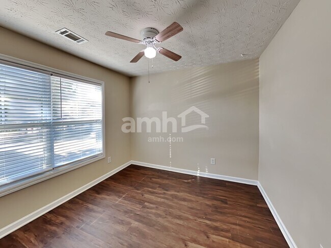 Building Photo - 317 Azalea Loop