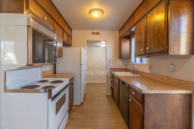 Building Photo - 3630 Mill Springs Dr