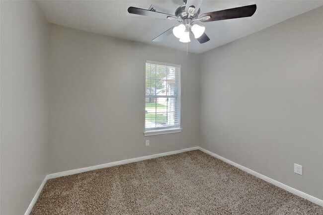 Building Photo - 4519 Kimball Dr