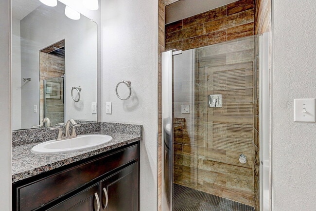 Building Photo - 32848 Sand Creek Dr