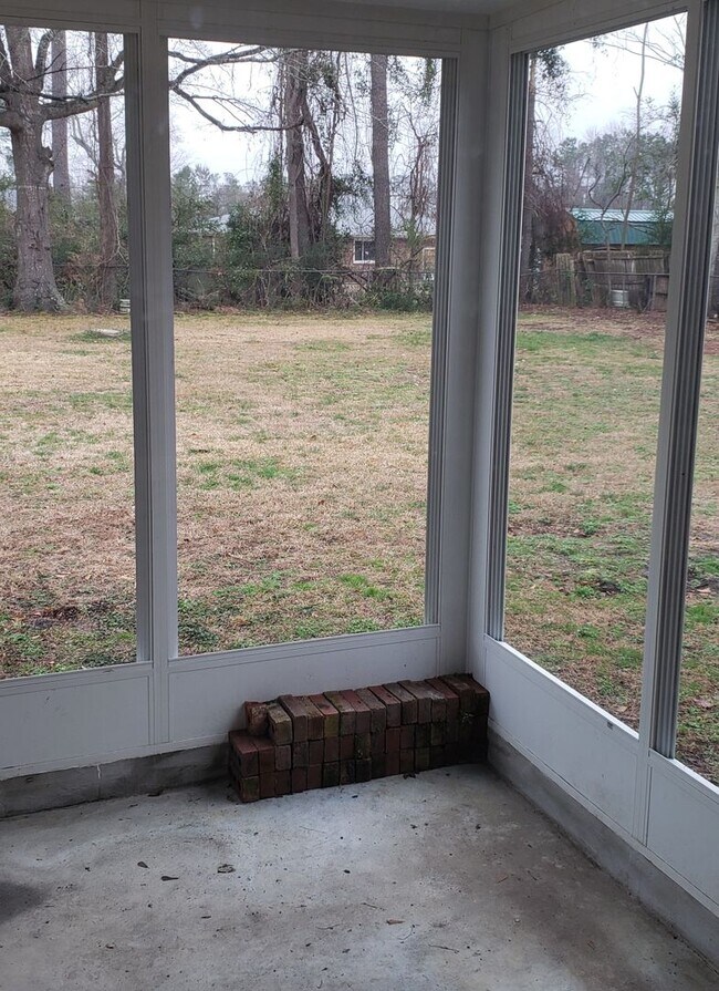 Building Photo - Home for Rent!