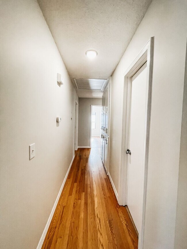 Building Photo - Southwest Springfield - Kickapoo High