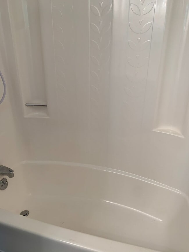 Building Photo - Bayless Street Downtown One Bedroom