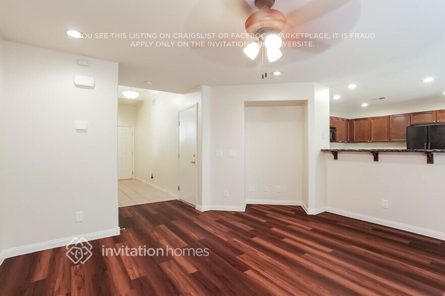 Building Photo - 10631 Gibbous Moon Dr