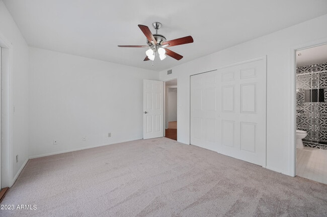 Building Photo - 313 S Ocean Dr