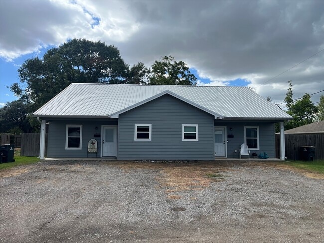 Building Photo - 1841 Caroline Ln