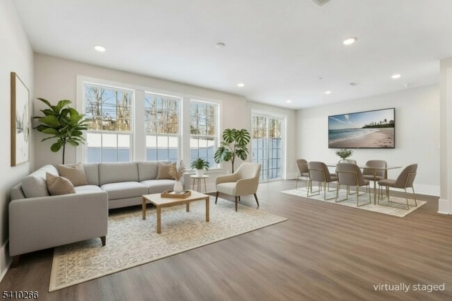 Building Photo - 179 Jasmine Dr