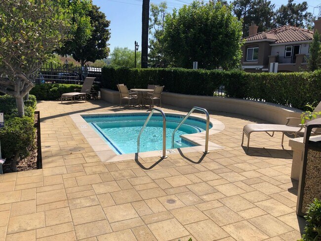 Building Photo - Great views from this gorgeous end unit townhome!