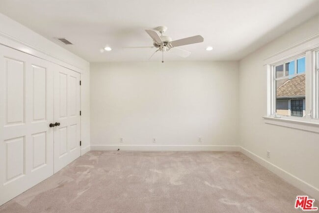 Building Photo - 1633 Voorhees Ave