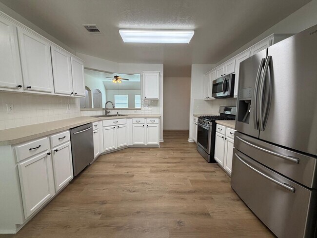 Building Photo - 24627 Cobble Canyon Ln