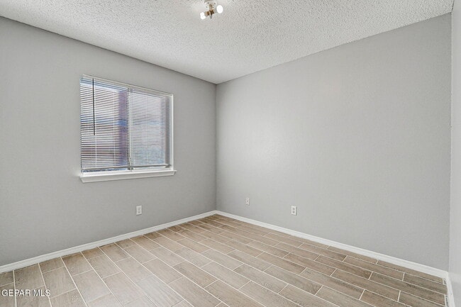 Building Photo - 12496 Sombra Fuerte Dr