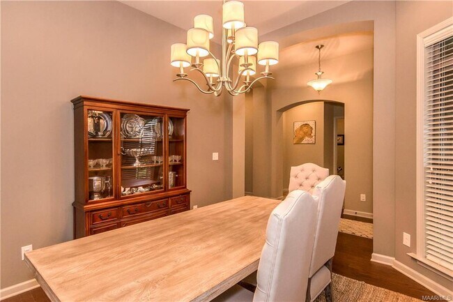 Building Photo - 9625 Gunnison Dr