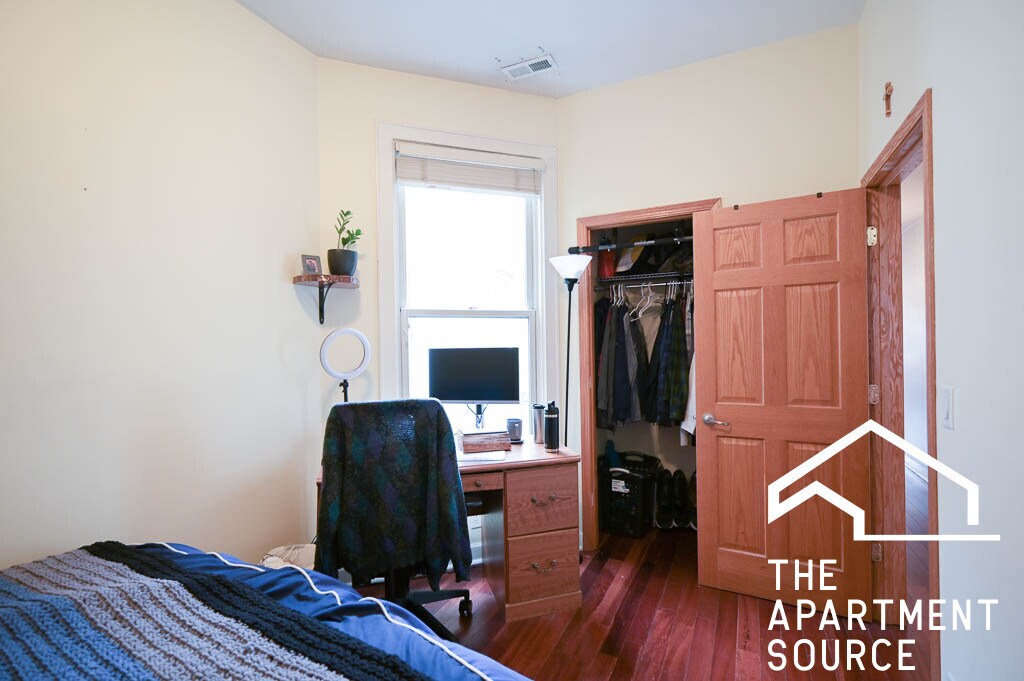 Building Photo - 665 W Cornelia Ave